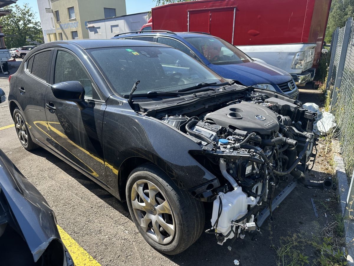 Mazda Autos: Mazda 3 Hatchback  black  – Defekt aus Weiach von Aleksandar.B 2