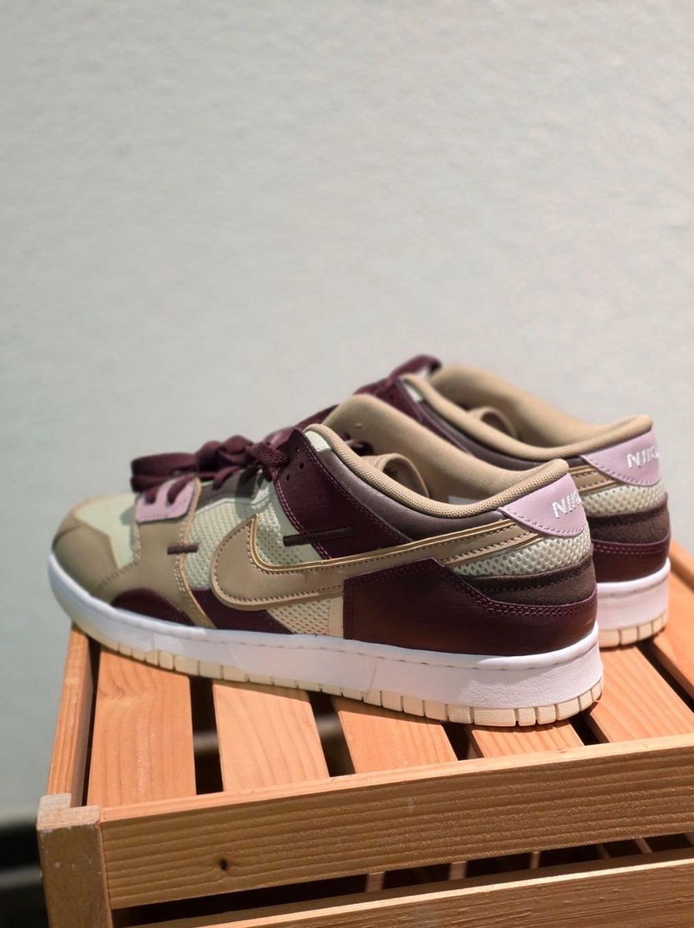 Nike Scarpe da uomo: NIKE Sneaker Low Farbe Cappuccino Grösse 46 NEU – Nuovo (secondo la descrizione) da Kriens venduto da Ileriadiamore 1