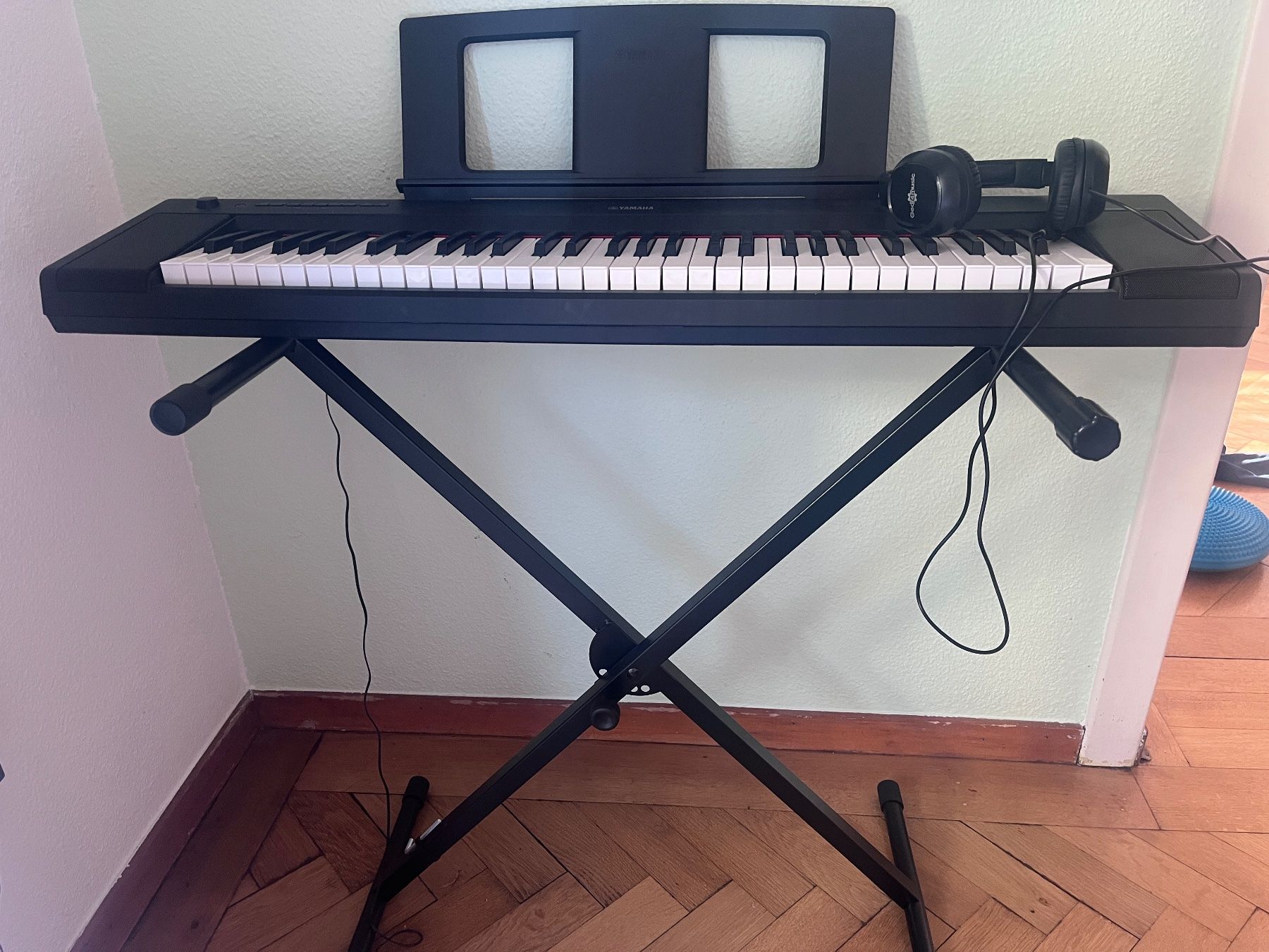 Yamaha Strumenti musicali: Yamaha Piaggero NP15 mit Ständer und Kopfhörern – Usato da Zürich venduto da CatalinaE 5