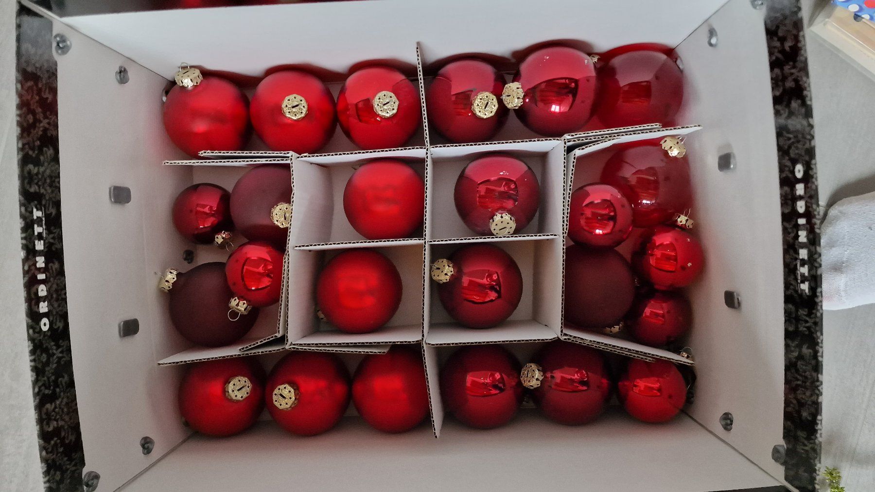 Tutte le decorazioni: Lot von roten Weihnachtskugeln – Usato da Wil  AG venduto da Kfloh