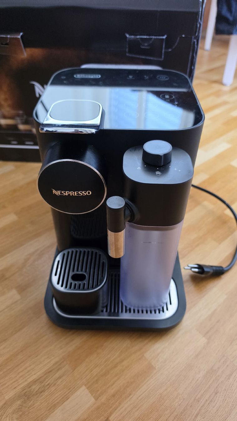 Nespresso Macchine per caffè & Macchine per espresso: Nespressl Gran Lattissima – Usato da Pratteln venduto da ratchanat 1