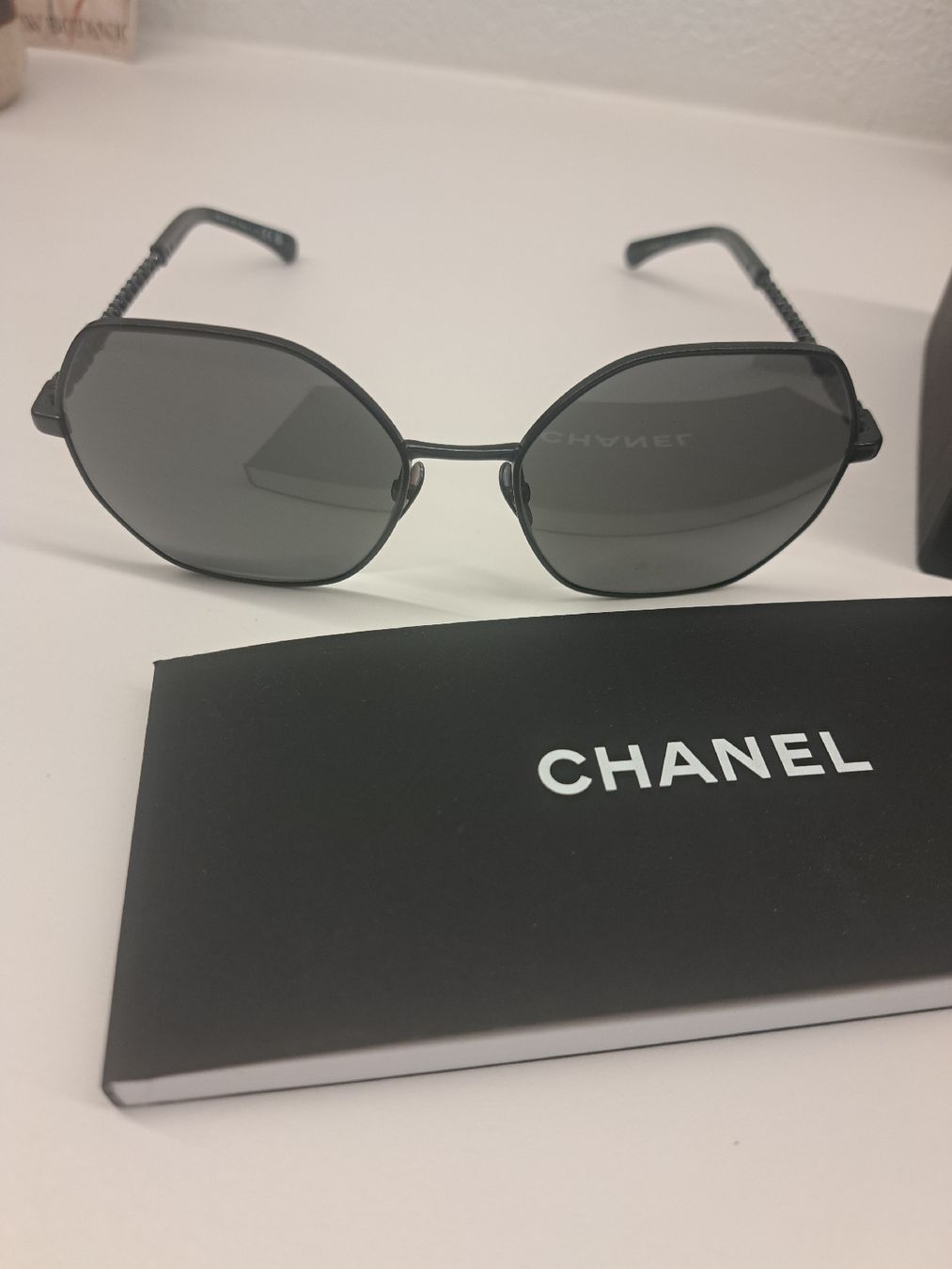 Chanel Brillen & Gläser: Chanel Sonnenbrille – Gebraucht aus Chur von Ahorna