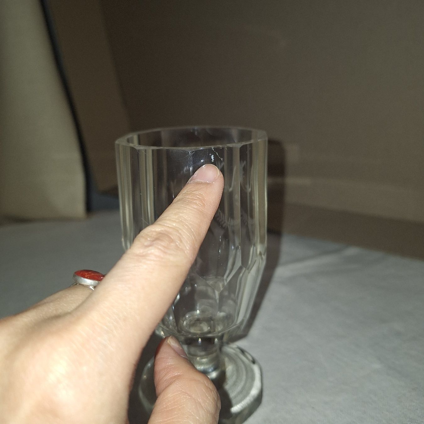 Gläser: Schönes Trinkglas mit Initialen, mit elegantem Glasstiel – Gebraucht aus Winterthur von Goldpipau 3