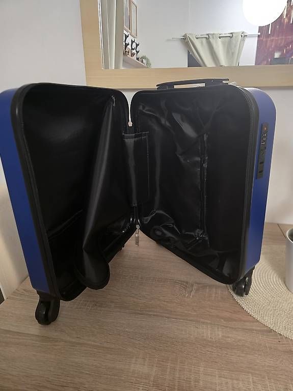Valigie: Valise taille easyJet neuve  – Usato da Geneve venduto da Morgane_manto 2