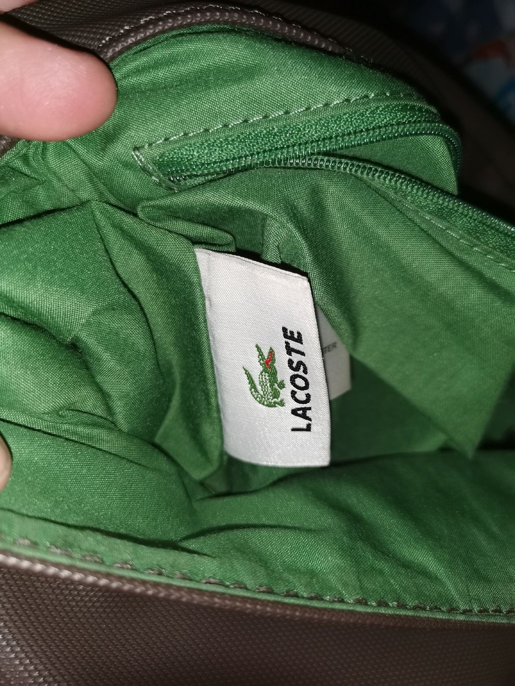 Lacoste Taschen für Damen: Lacoste Handtasche Braun – Gebraucht aus Cham von julayla 7