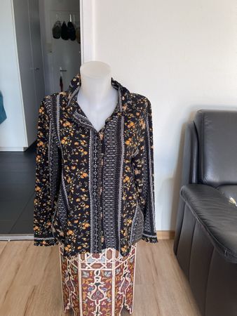 Chemise Vero Moda motifs floraux noir  L neuv