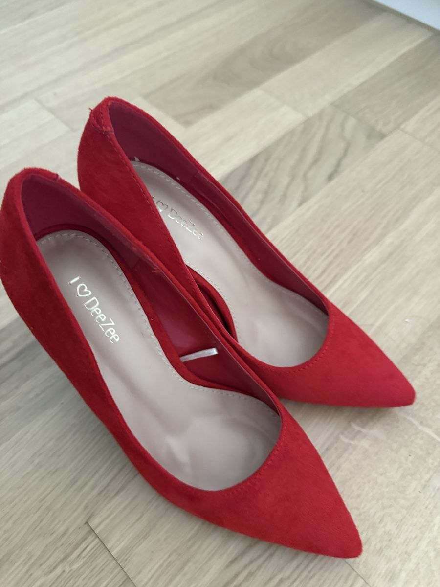 Damenschuhe: Damenschuhe rot Wildleder-Optik – Neu (gemäss Beschreibung) aus Grosswangen von mir_m556 1