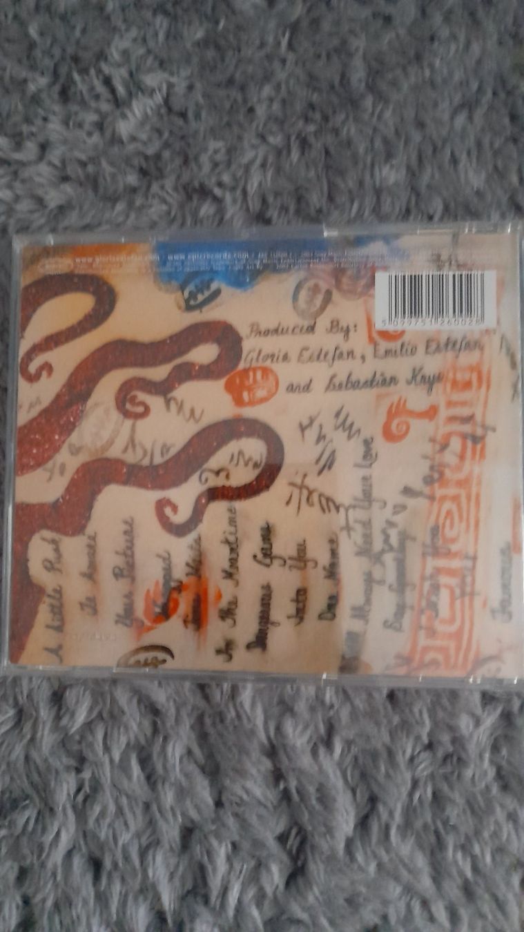 CD: GLORIA ESTEFAN   UNWRAPPED   CD – Usato da Wetzikon ZH venduto da Ramones01 1