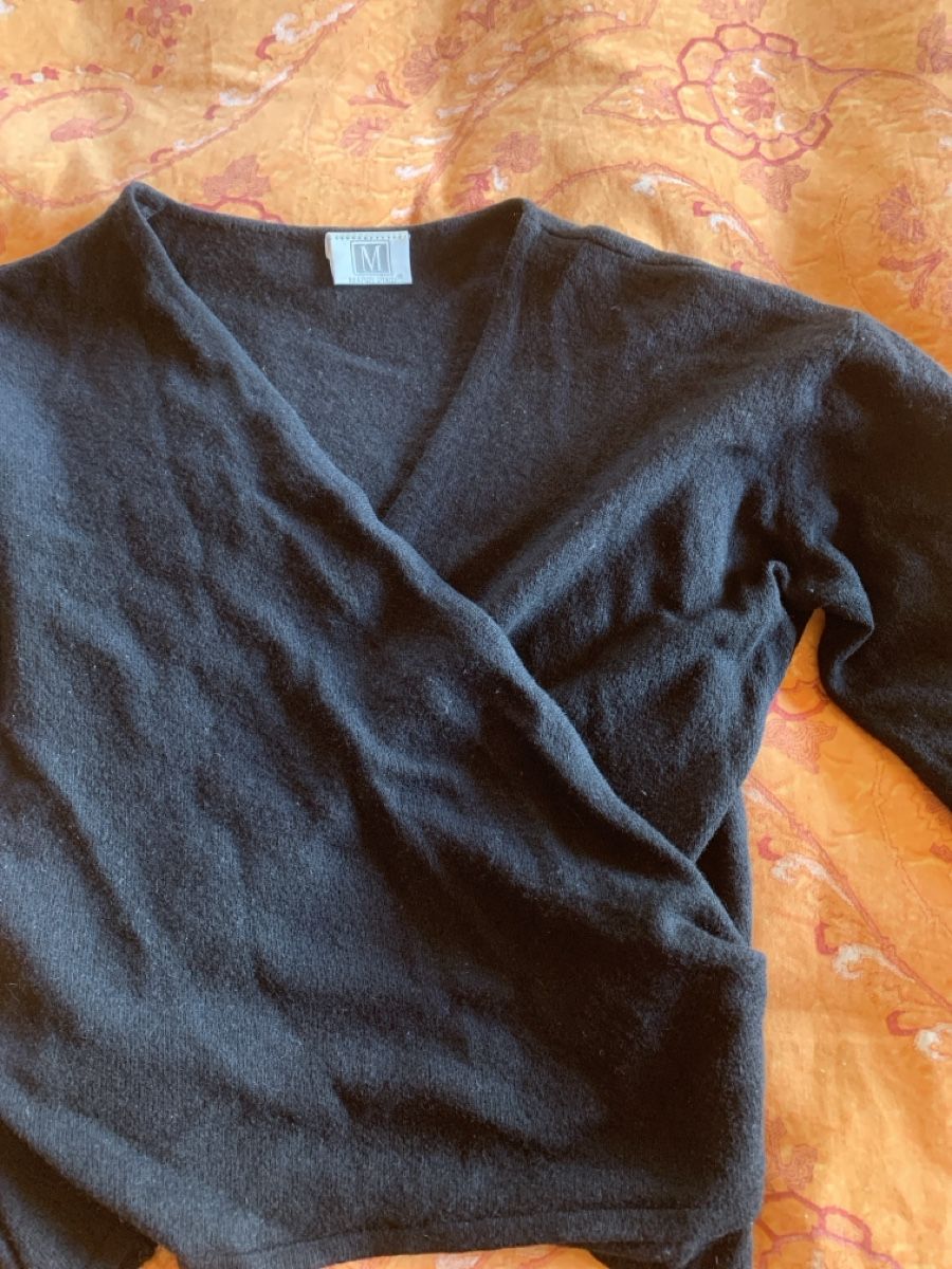 Tops: Pull cache-cœur noir M laine. Madeleine – Gebraucht aus Finhaut von dod 2