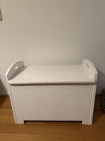 Truhe weiss Holz mit Griffen guter Zustand
