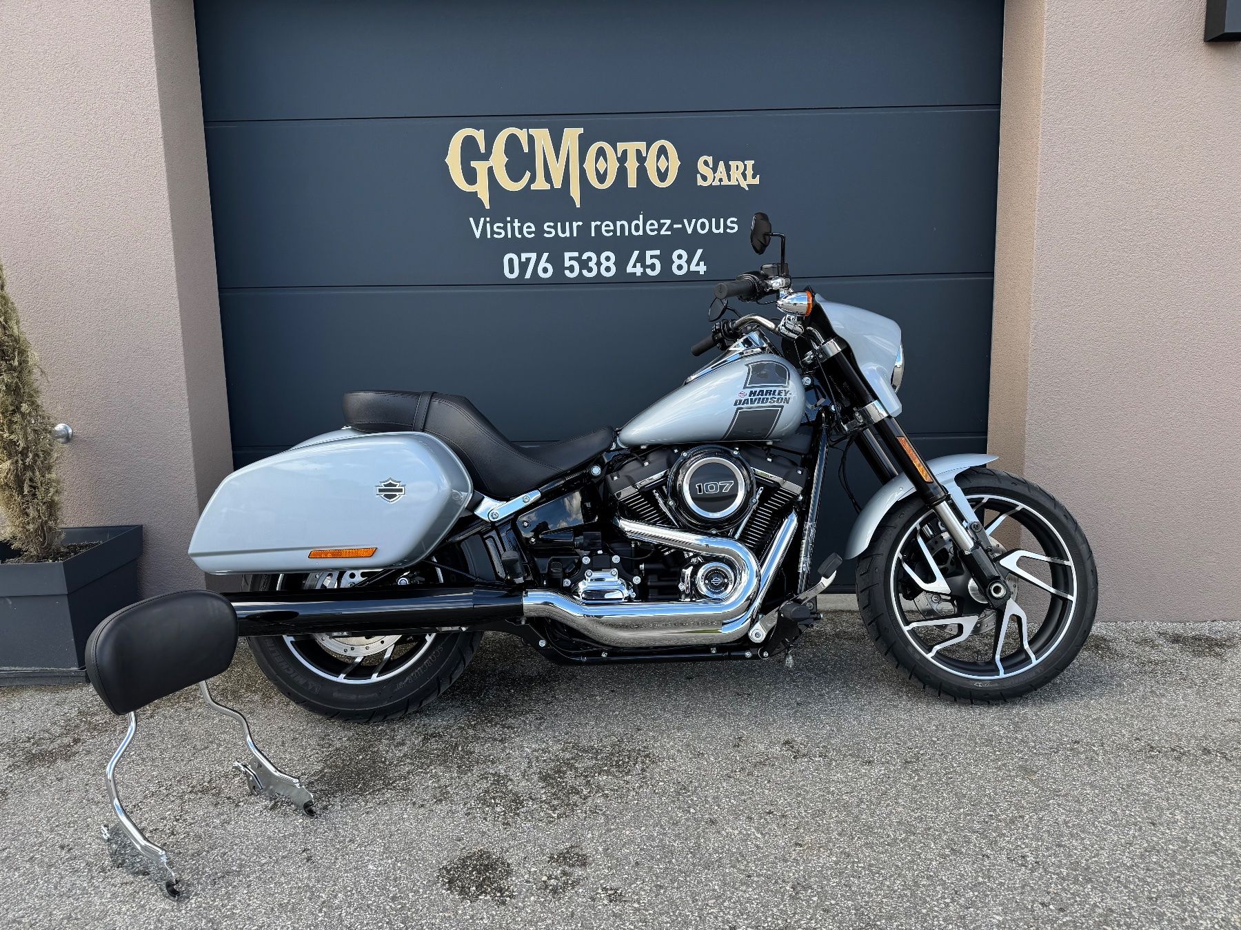 Harley-Davidson Chopper: Harley Davidson Softail Sport Glide 107 LEASING POSSIBLE – Usato da Echallens venduto da HD90