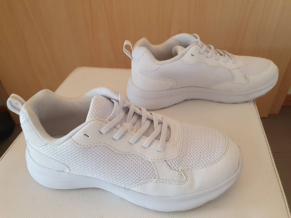 Scarpe da uomo: Sneakers blancs neufs – Usato da Chavornay venduto da er_yy7k 2
