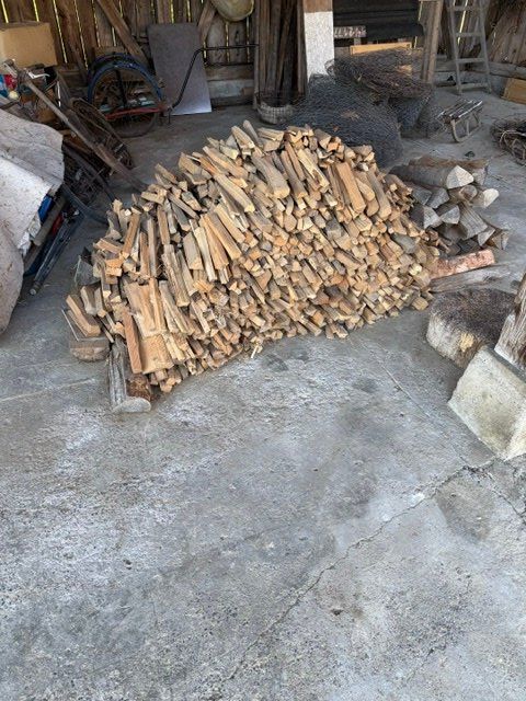 Articoli in legno: Brennholz gespalten – Usato da Gunzwil venduto da Slidie