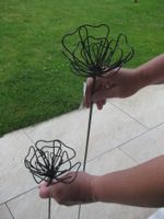 2 schöne Metall Blumen zum einstecken