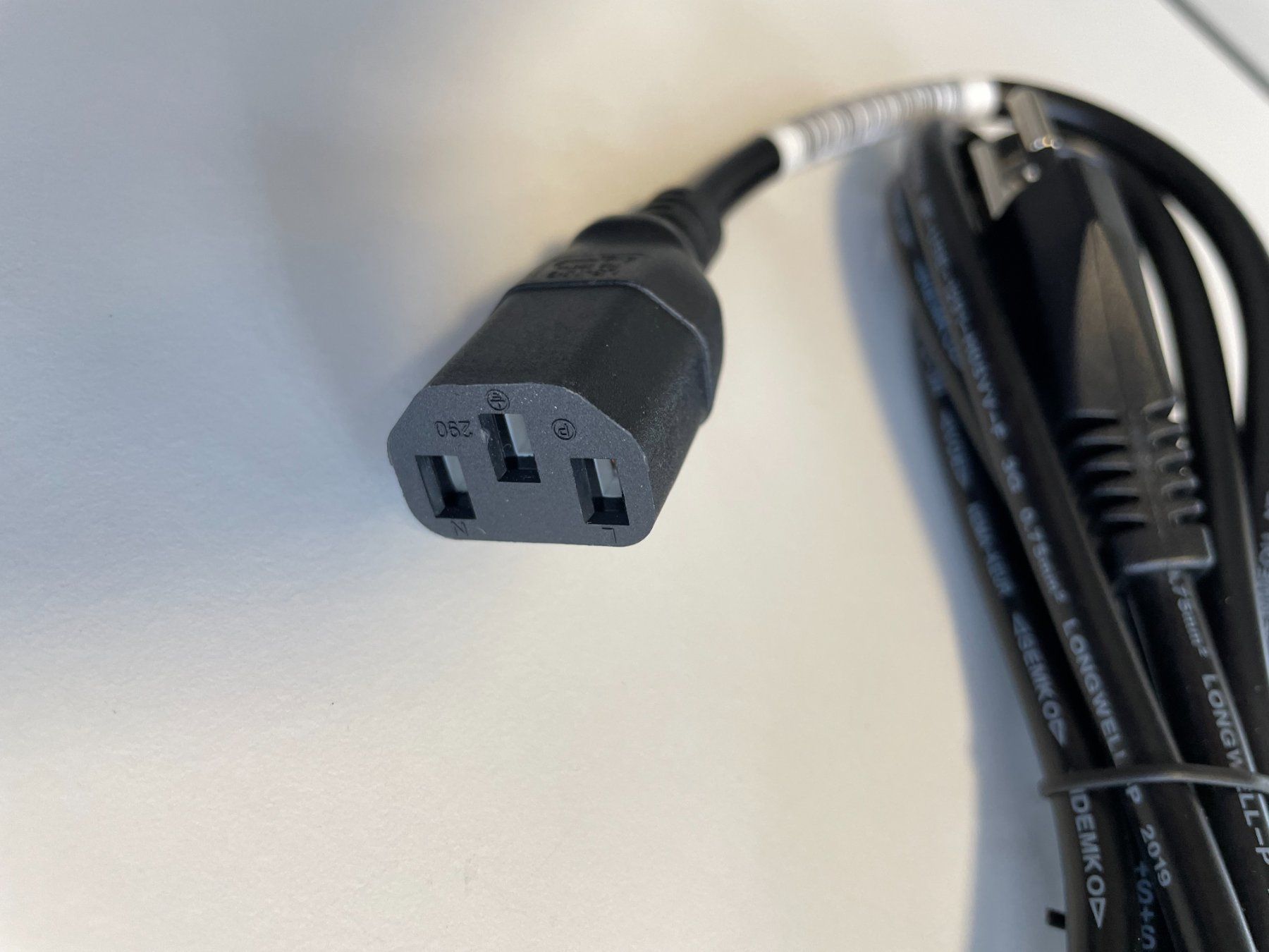 Cavi: Stromkabel Schweiz / Kabel – Nuovo (secondo la descrizione) da Zug venduto da Cry71 1