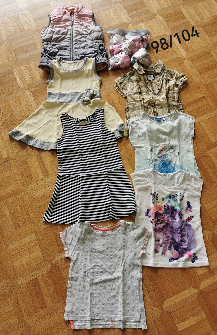 Lotti & Set di vestiti: Mädchen Kleiderpaket Gr. 98/104 - Sommer Set – Usato da Richenthal venduto da Angel_28