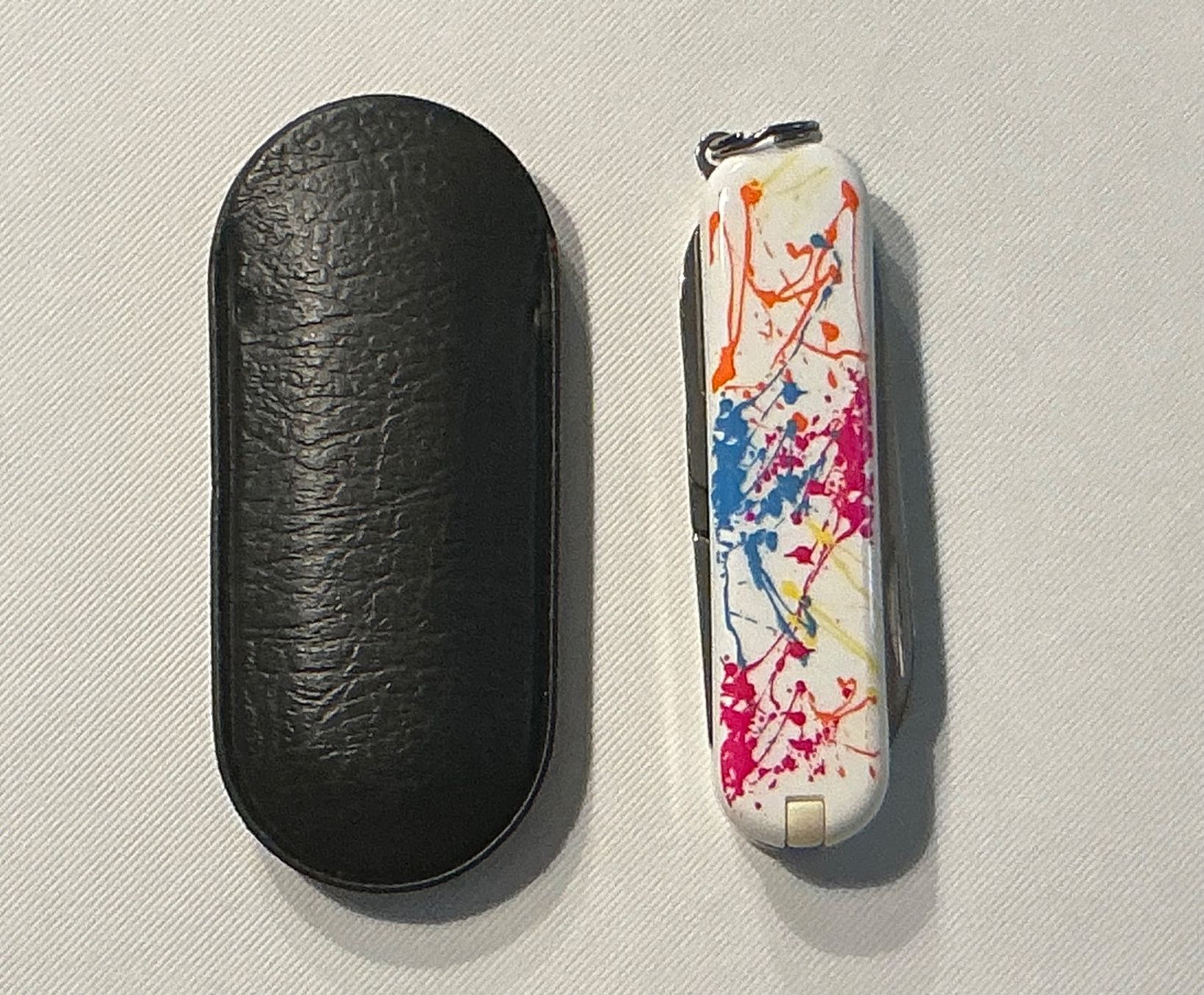 Victorinox Coltelli tascabile: Victorinox Classic Limited Edition 2010 Splatter – Nuovo (secondo la descrizione) da St. Margrethen SG venduto da vista23 1