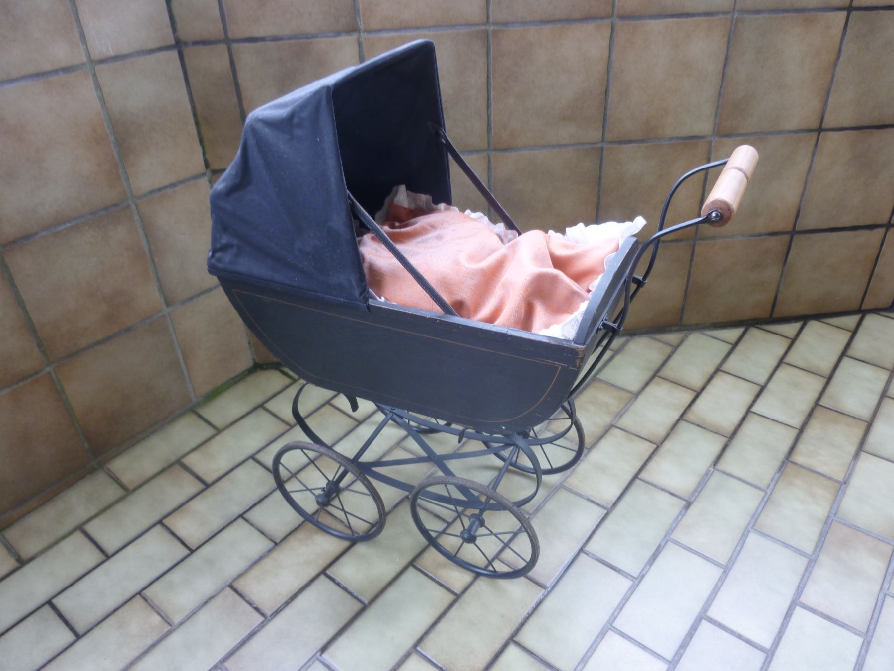 Voitures de poupées: antiker Puppenwagen – D'occasion à Regensdorf par Moweso134 1