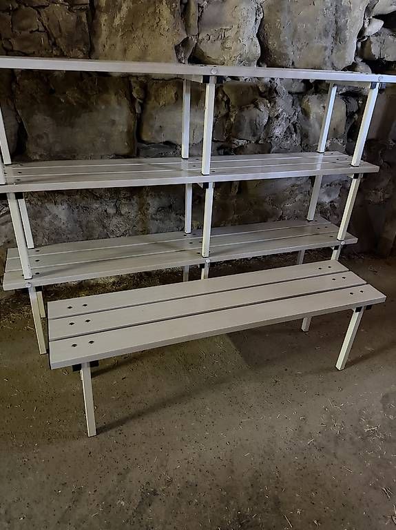 Panchine: 4 robuste Sitzbänke aus Aluminium – Usato da Emmen venduto da Franz600