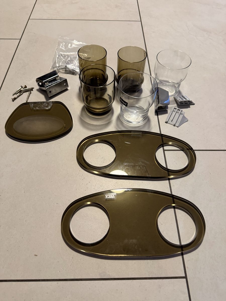 Bicchieri: Zahnputzbecher-Set mit Halterung, 5 Becher – Usato da Wilen b. Wollerau venduto da vanBrunneren