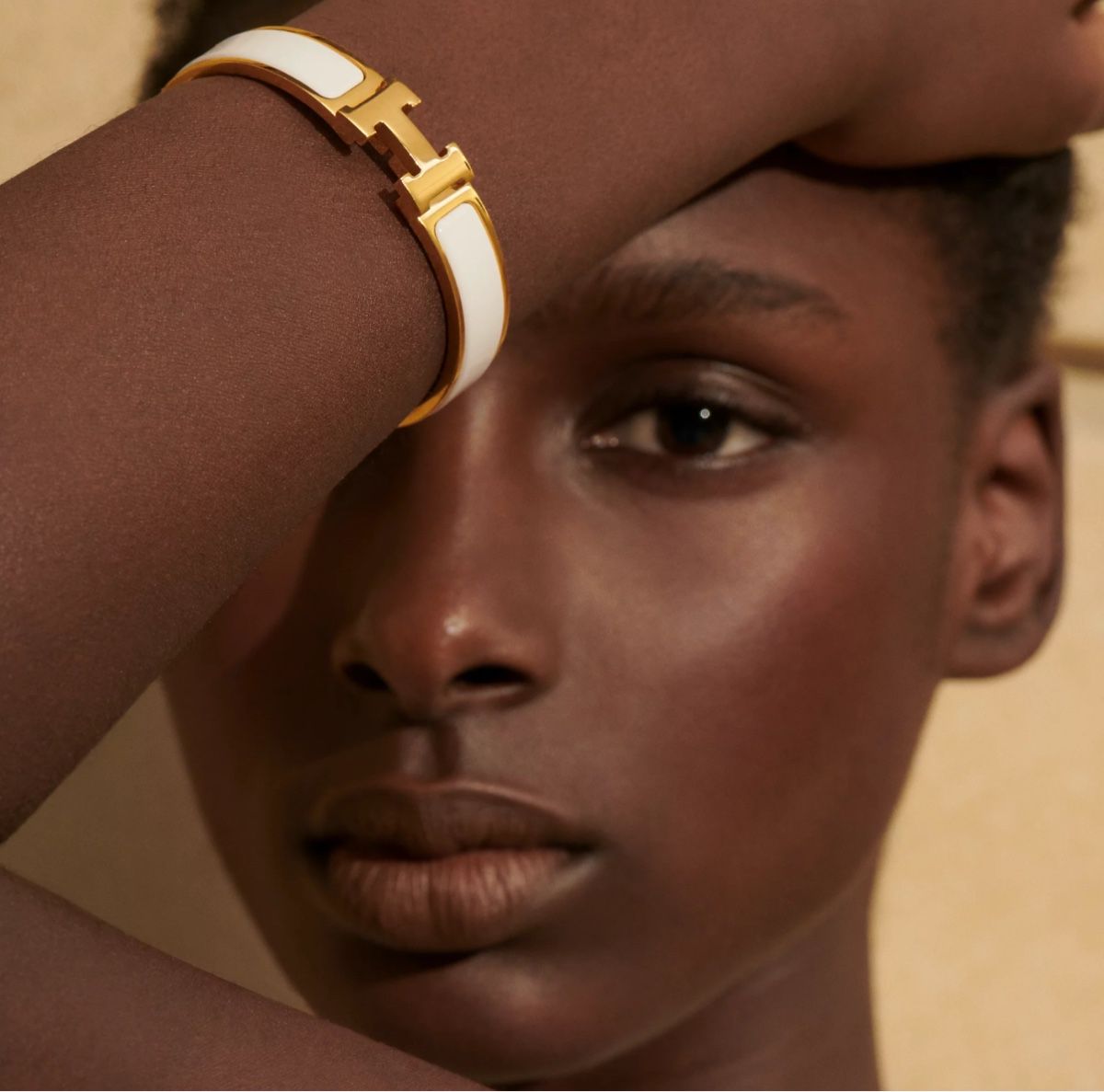 Hermès Bracciali & Braccialetti: Hermès Clic H Bracelet White & Gold ✨ – Nuovo e nell'imballaggio originale da Genève venduto da Sally_LuxxyGeneva 9