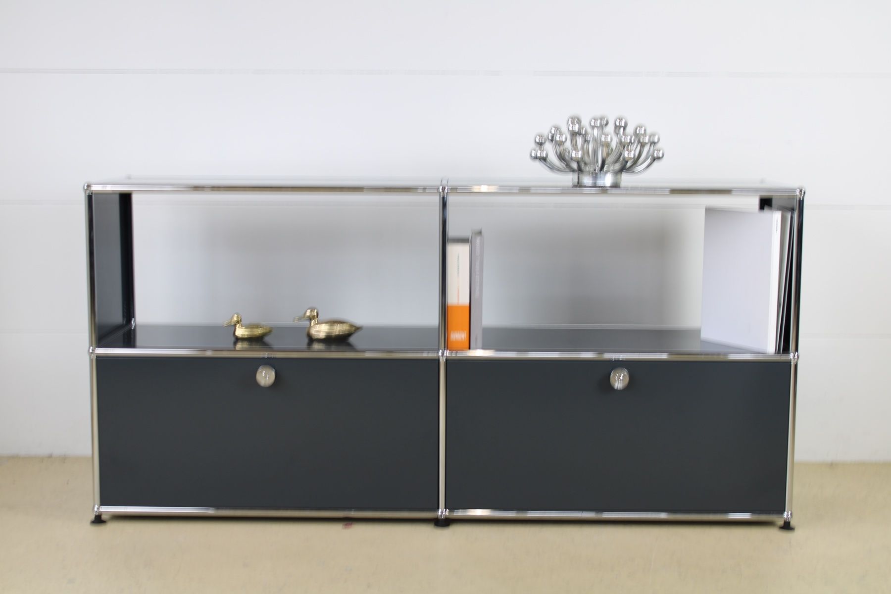 USM Cassettiere: USM Sideboard Anthrazitgrau, Umbau & Lieferung möglich Nr.2 – Usato da Meinisberg venduto da atelier_TILIJA