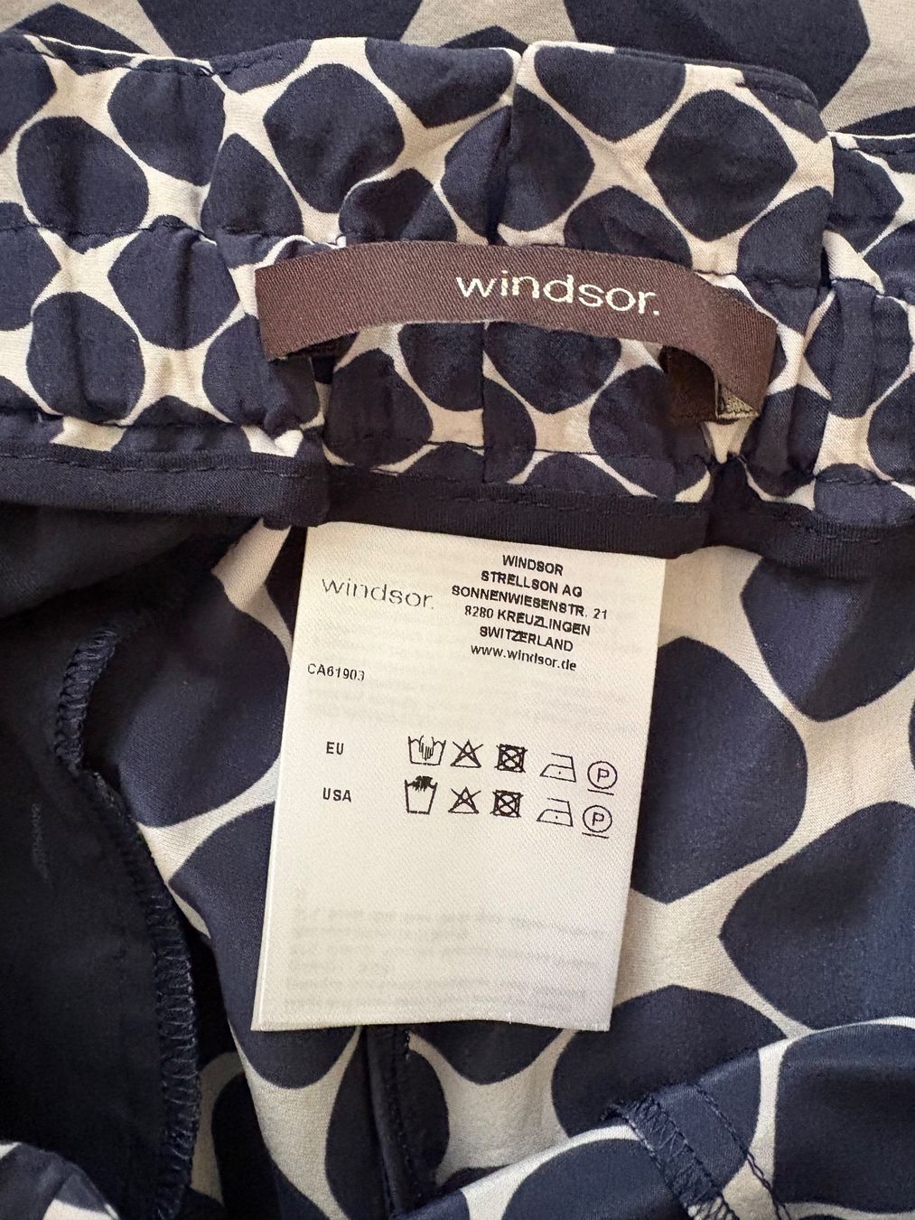 Windsor Pantaloni: Windsor leichte Hose m. Seide Gr. 36/38 – Usato da Härkingen venduto da sus_y7s8 2