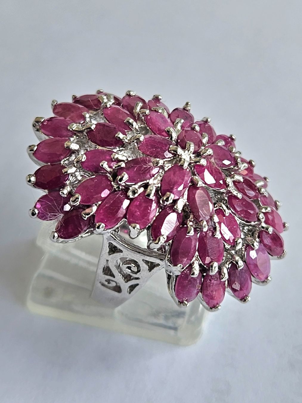 Anelli: Ring Silber mit vielen roten Rubinen, Ringgroesse 56 – Nuovo (secondo la descrizione) da Zürich venduto da benedikt12 4