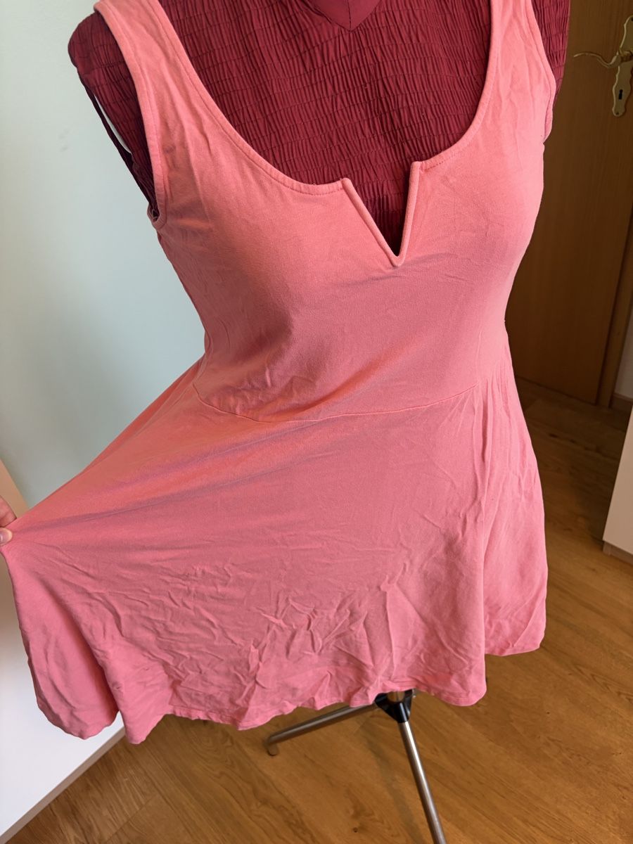 Vestiti & Gonne: Vestito rosa  – Usato da Comano venduto da gea_98nj 2