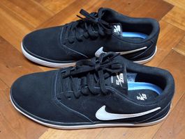 Baskets Nike SB Check en Daim 42.5 Portée 1 seule fois