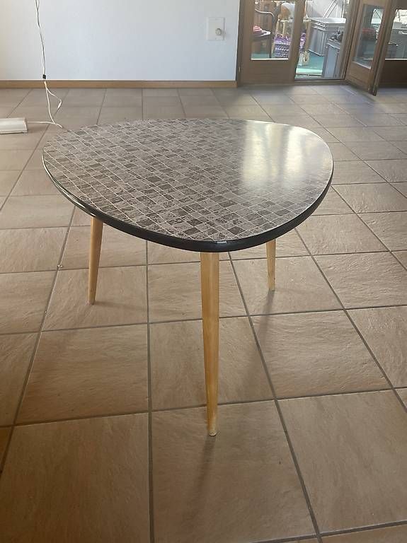 Tables: Tischli – D'occasion à Weier im Emmental par ajnakrim 1