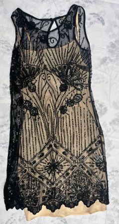 Robe noire à paillettes style années 20 vintage
