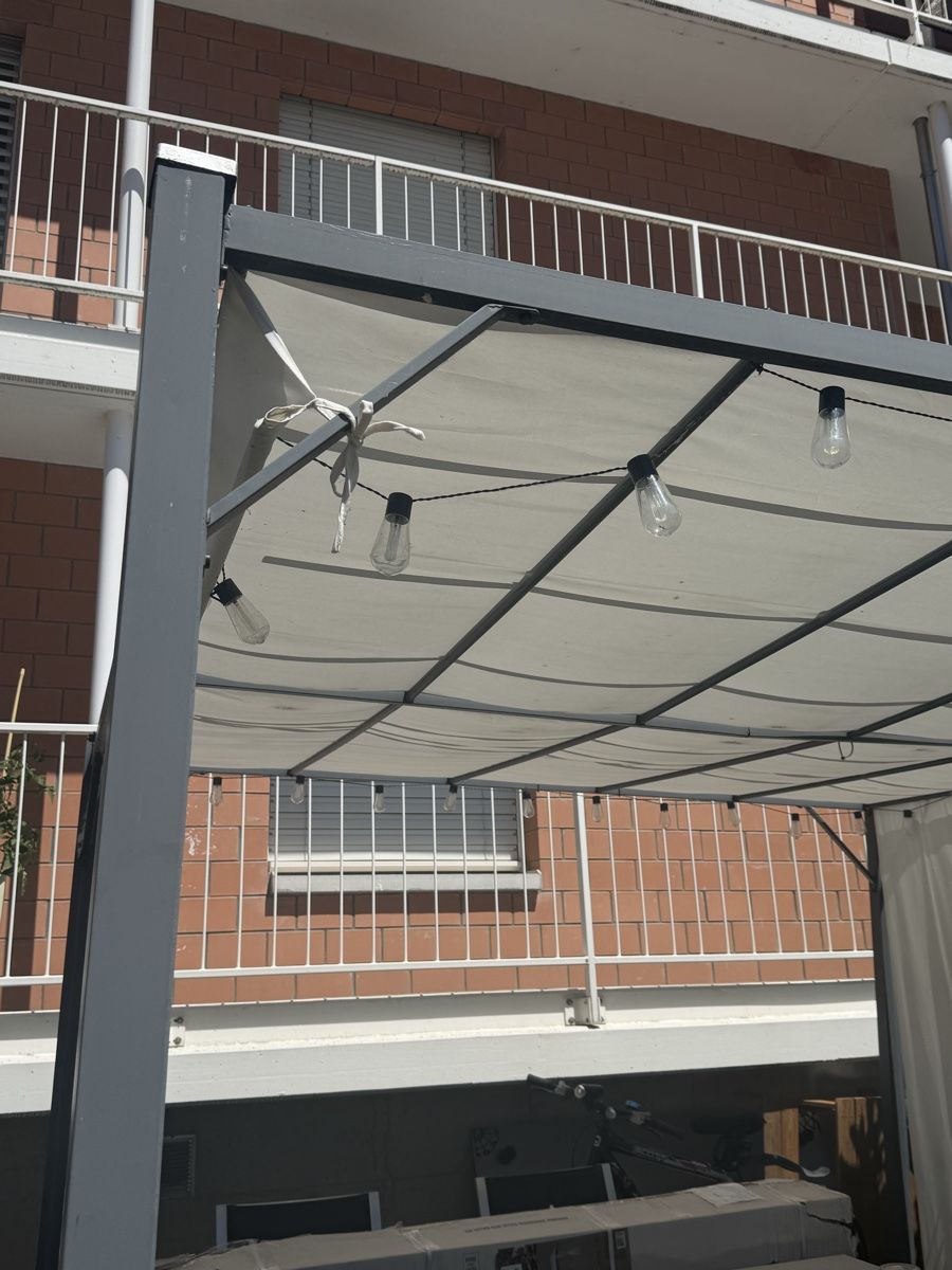 Cabanes de jardin & serres: Pavillon 3x3 m mit Seitenvorhängen  – D'occasion à Klingnau par APet2205 2