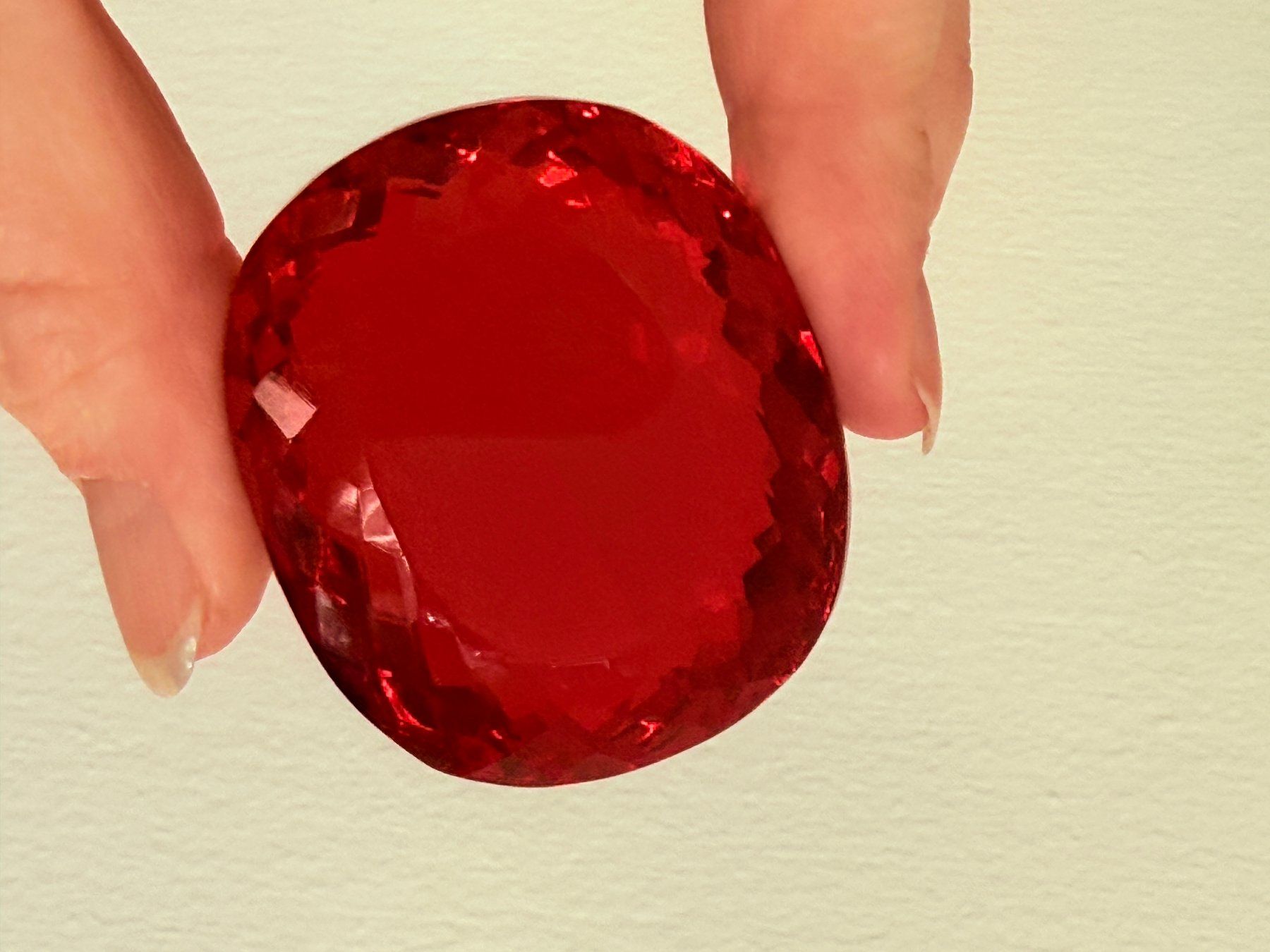 Pietre preziose: 415.30 Ct Certified Red-Orange Cushion Cut Loose Gemstone – Nuovo e nell'imballaggio originale da Genève venduto da AWWA 3