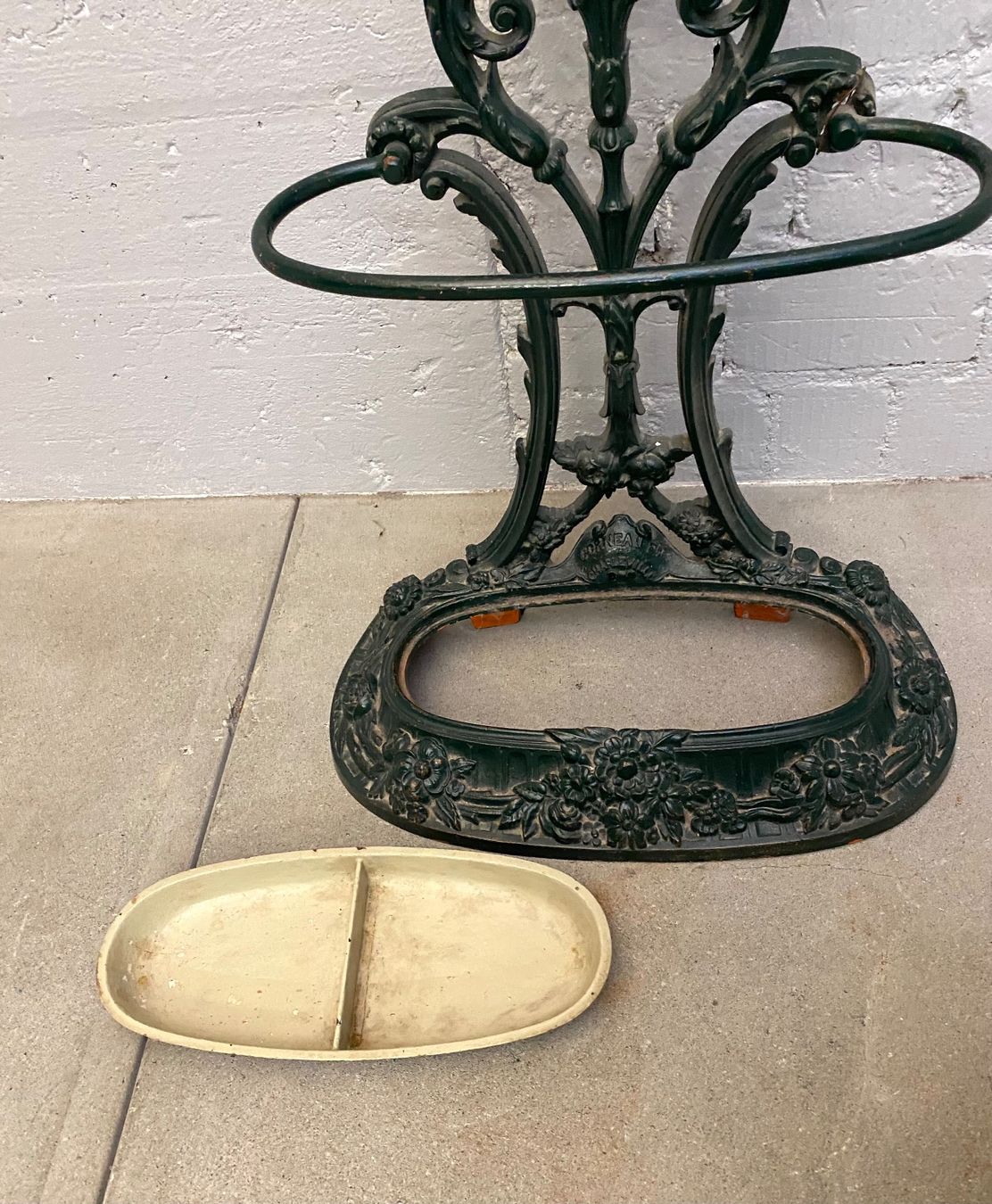 Garderobe: ANTIKE GARDEROBE “GUSSEISEN” – Gebraucht aus Zürich von NIKI777 6