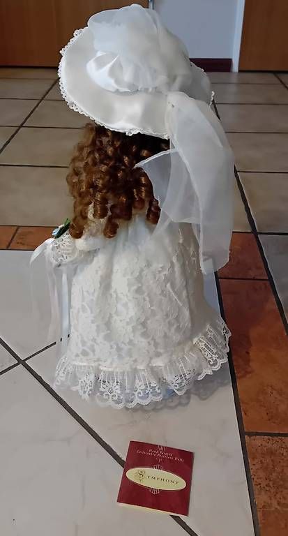Bambole: Puppe "Sophie" 45 cm mit Puppenständer – Usato da Känerkinden venduto da Bdegen 1