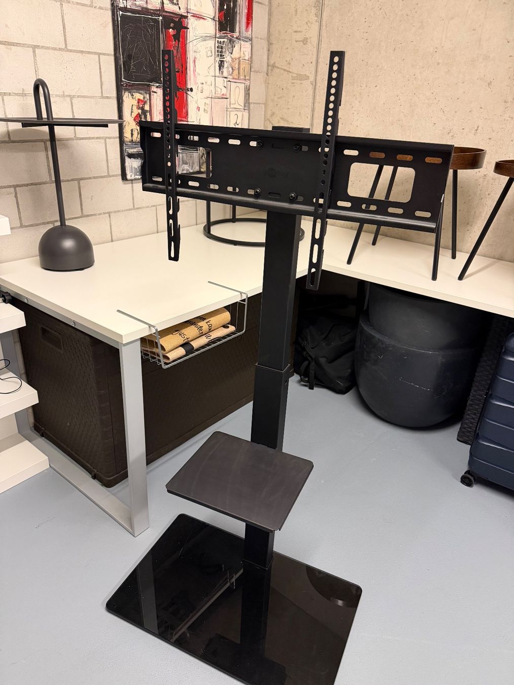 Fixations: TV-Bodenständer Basic – D'occasion à Winterthur par reshoppi 5