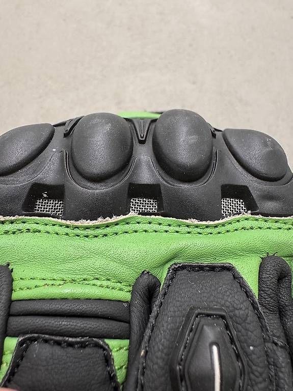Autres accessoires hommes: Motorradhandschuhe grün  – D'occasion à Zürich par mar_2bvg 1