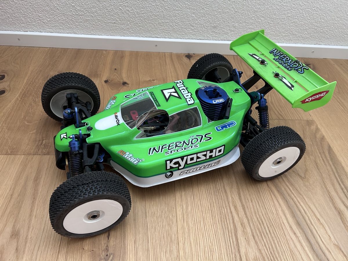 Kyosho Modellismo RC: Kyosho MP7.5 1/8 Nitro buggy – Usato da Kestenholz venduto da ask_9wxb