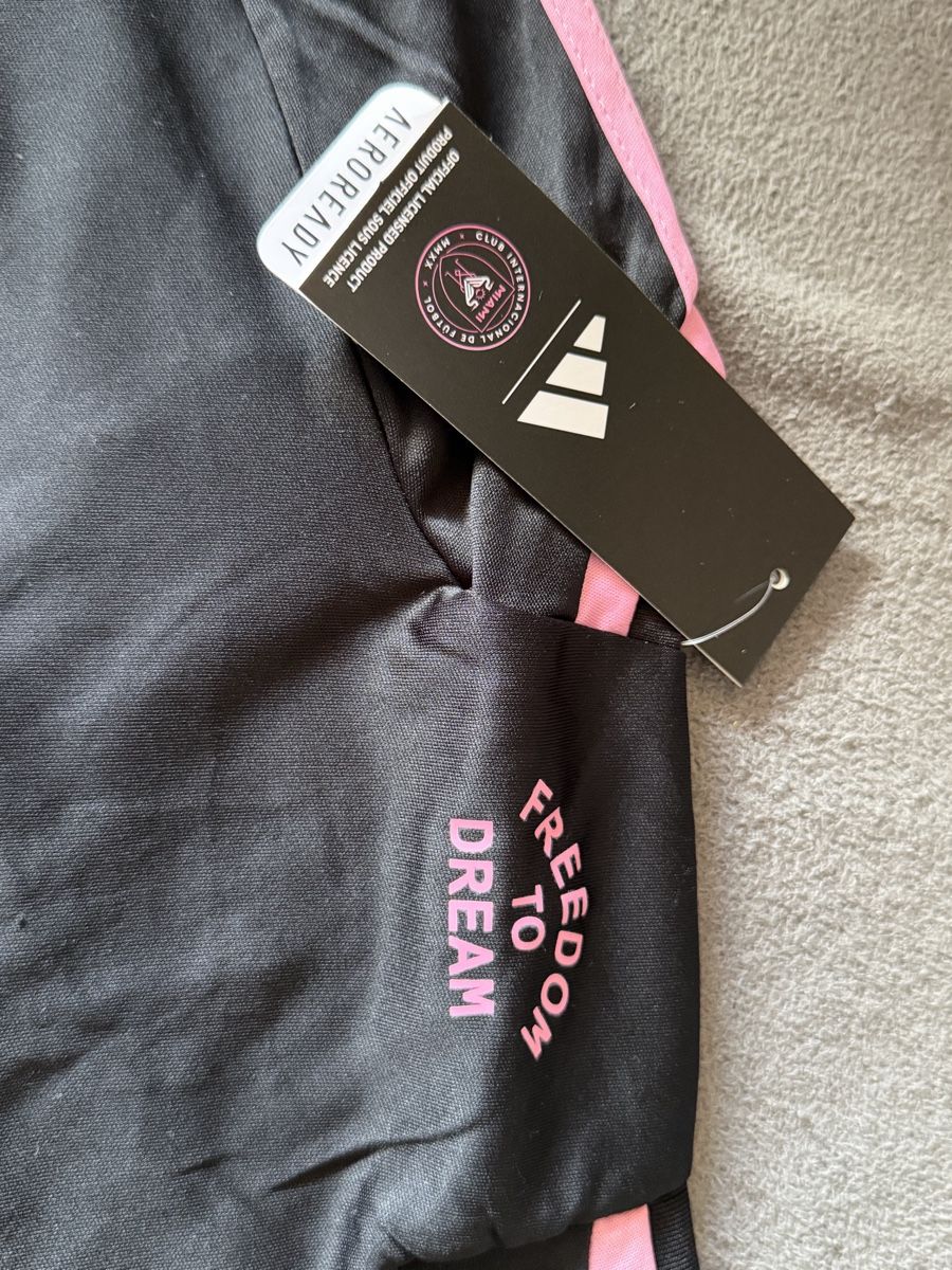 Adidas Leibchen & Hosen: Maillot Inter de Miami – Neu und originalverpackt aus Montreux von DMtop 2