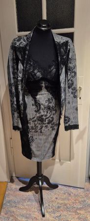 Elegantes Kleid mit Blazer, Grösse S RINASCIMENTO dolce vita