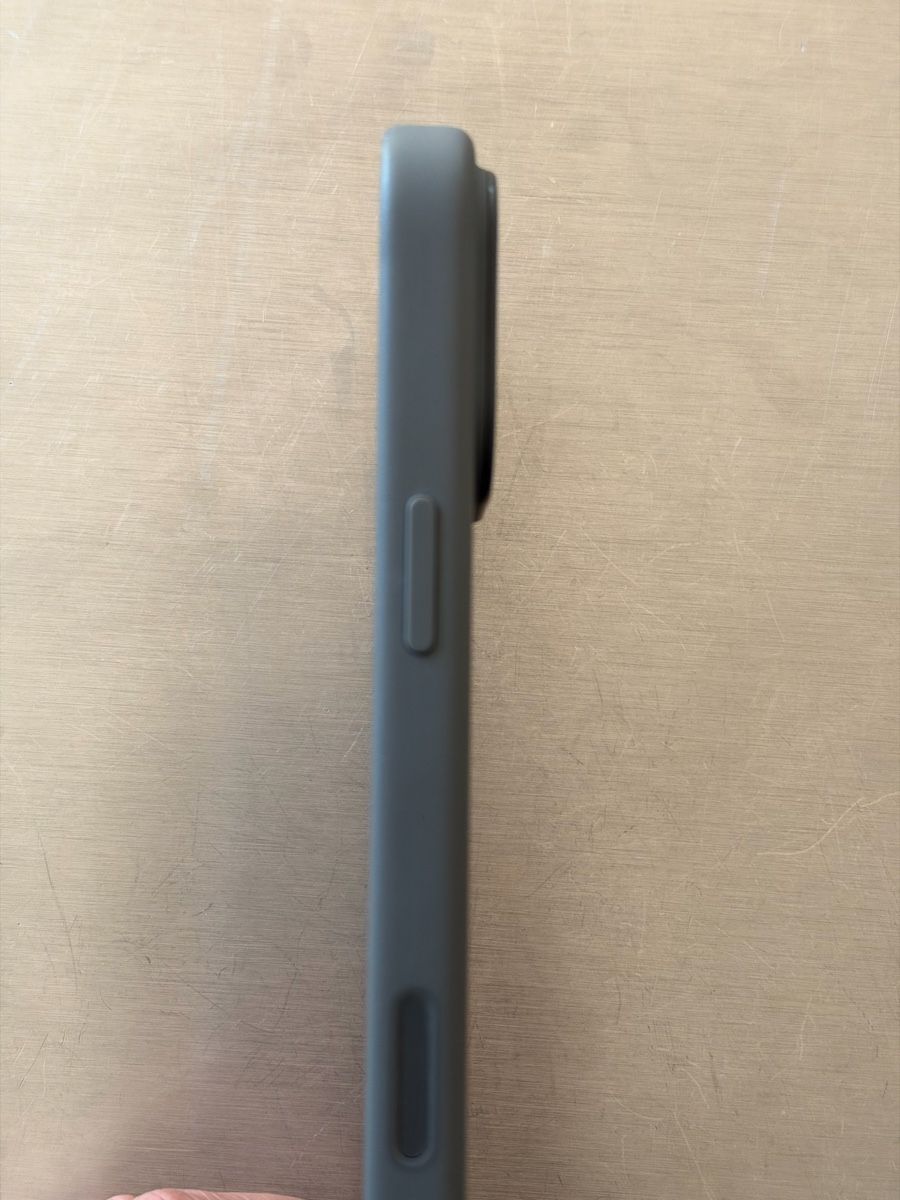 Apple Cover & Protezioni schermo: iPhone 16 Pro Max | Silicon Case – Usato da Zollikon venduto da aow_8p7m 2