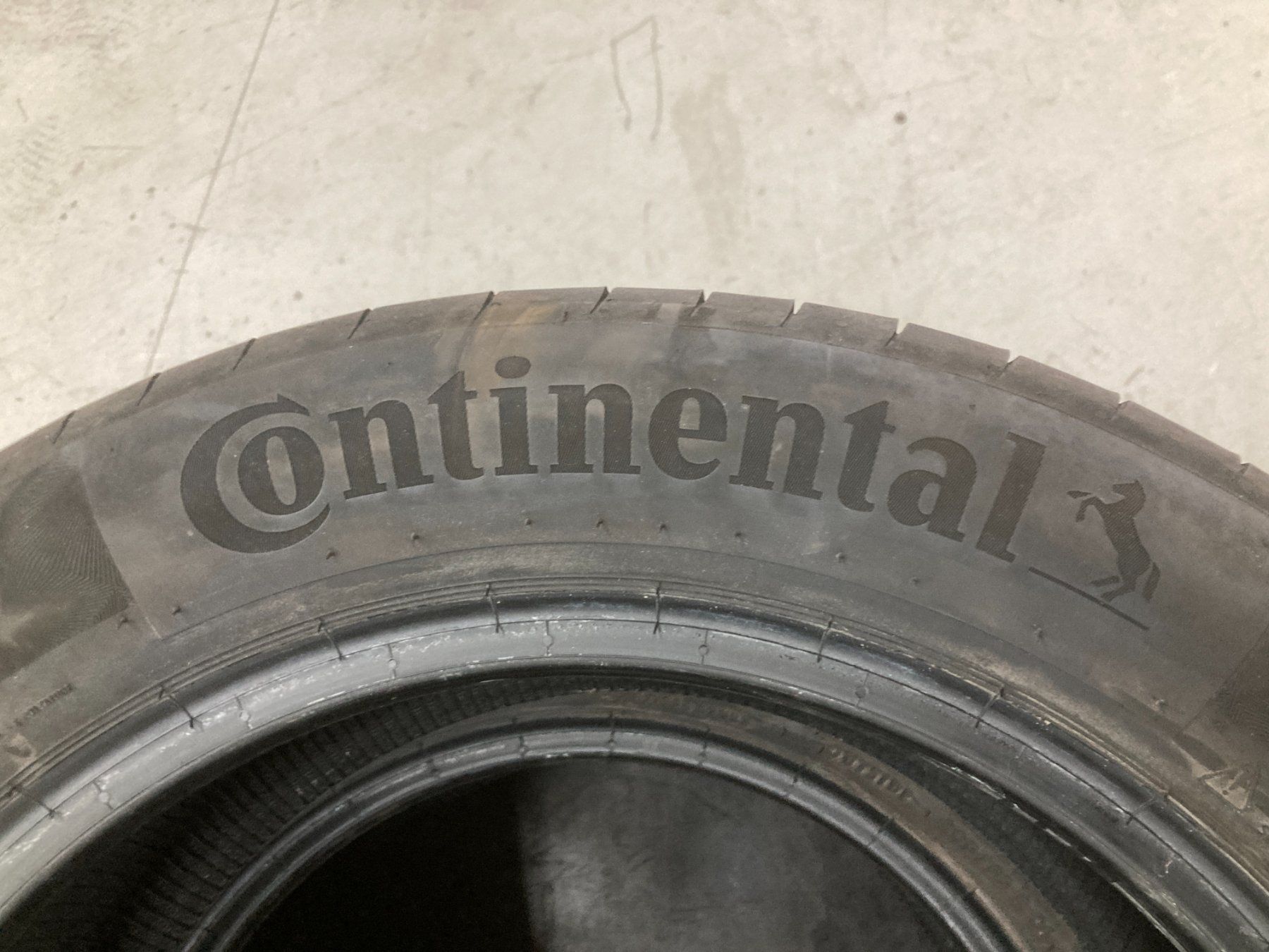 Continental Pneus & Kompletträder: 205/55R16 Sommerpneu Continental – Gebraucht aus Cham von WB2223 2