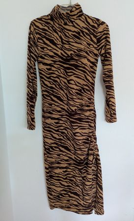  Tigerprint-Kleid mit Rollkragen Gr M