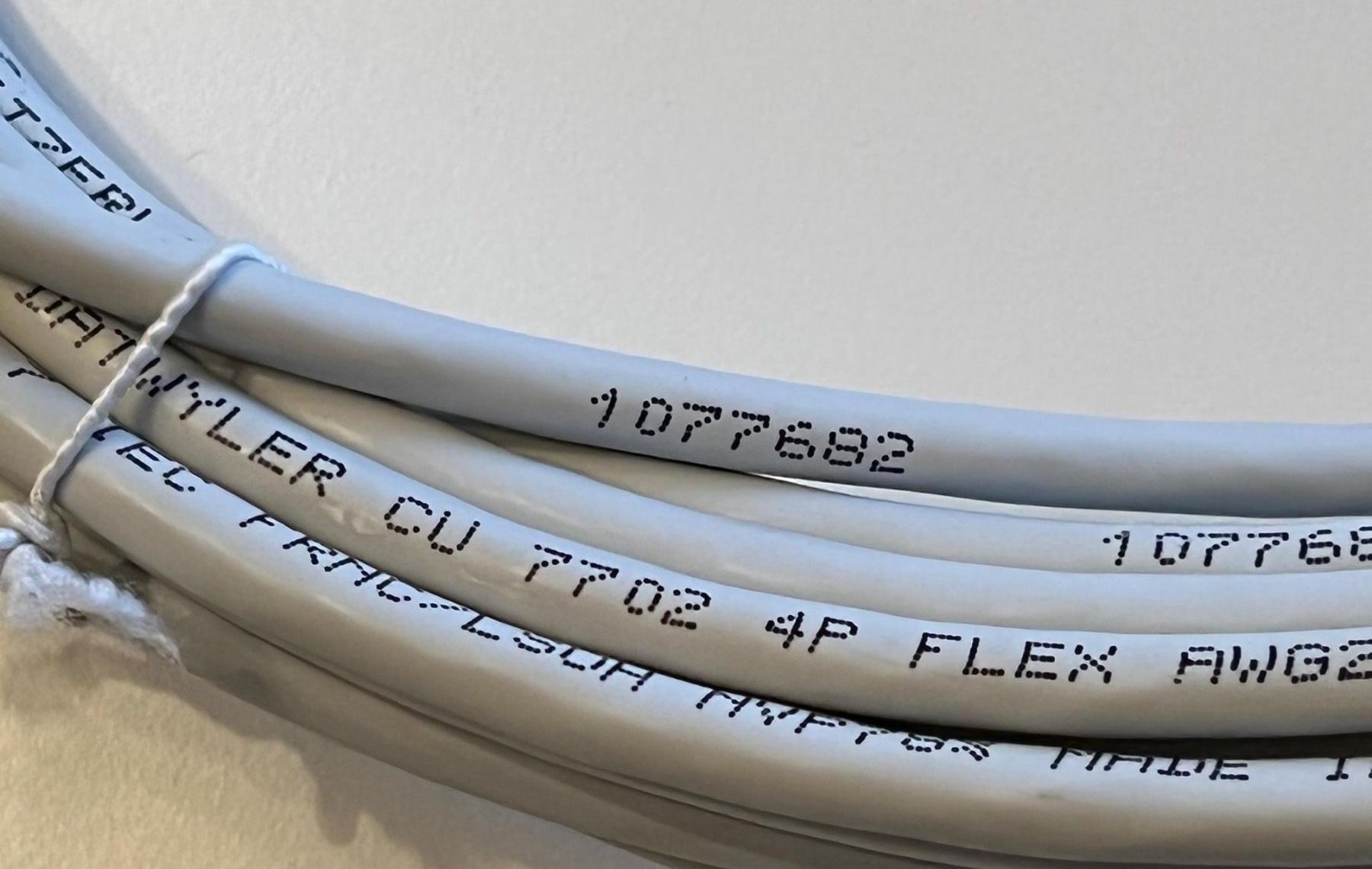 Dätwyler Cavi: Patchkabel Kat.7, RJ45, 10m, hellgrau, Neu/OVP Netzwerkkabel – Nuovo e nell'imballaggio originale da Grafstal venduto da Brubus 1