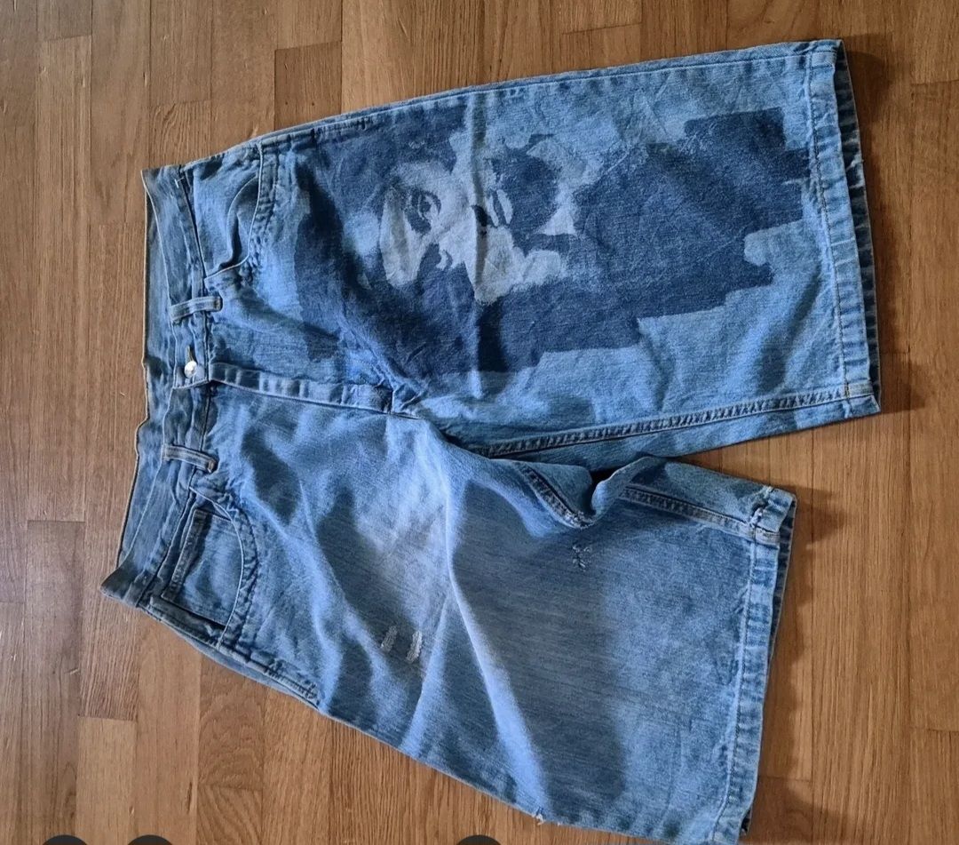 Pantalons: tupac jorts – D'occasion à Sarnen par Fashionstuff