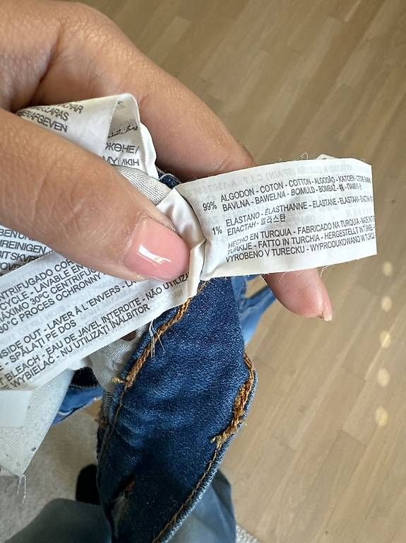 Zara Jeans: Zara Jeans Relaxed Fit – Nuovo (secondo la descrizione) da Zürich venduto da nik_tw2j 2