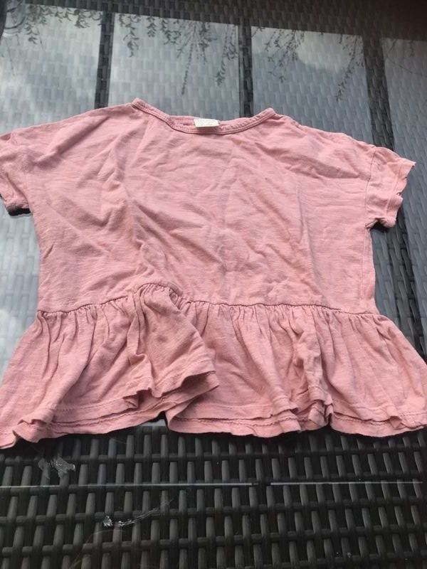 Blusen, T-Shirts & Tops: Mädchen T-Shirt 116 (gross) – Gebraucht aus Bergdietikon von antovale