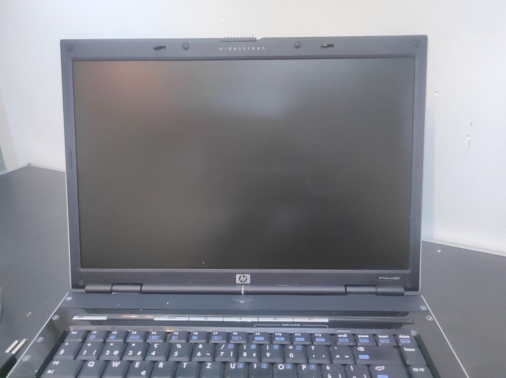 Alter HP Laptop für Bastler, Windows XP (Gebraucht) in Hausen am Albis ...
