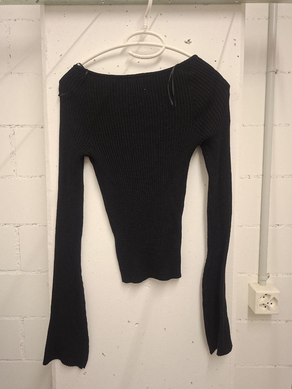 Pulls & Sweat-shirts: Damen Pullover schwarz H&M Grösse S gerippt  – D'occasion à Lengwil par Gastman45 1